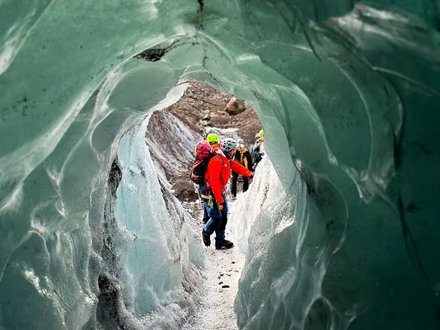Skaftafell: Ice Cave Tour and Glacier Hike